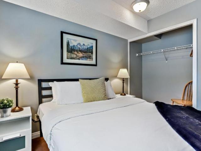 New! Cozy Rocky Mountain Chalet Managed By Little Sister Getaways Канмор Екстериор снимка